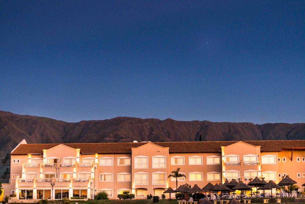 Howard Johnson Resort Spa & Convention Center Villa de Merlo Ngoại thất bức ảnh